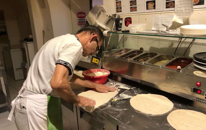 VIDEO. Povestea lui Marco, bucătarul italian din Cluj care i-a gătit lui Emil Boc. „Am pasiunea de a face mâncare pentru oameni”