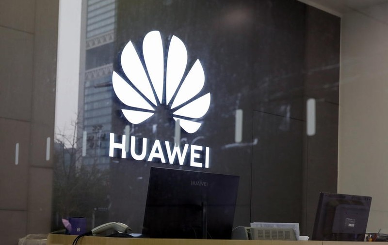Gigantul chinez Huawei și-a închis magazinul online din Rusia