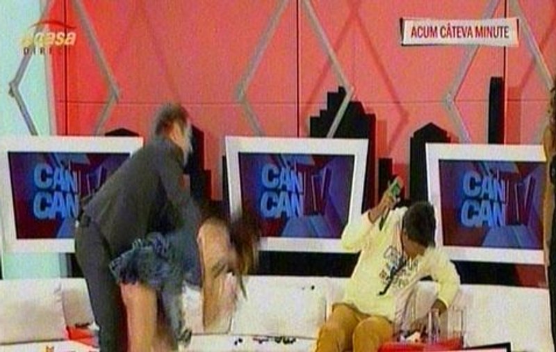 CIRC în toată REGULA! Oana Zăvoranu, cu POALELE ÎN CAP în timp ce se bătea cu Baldovin | FOTO