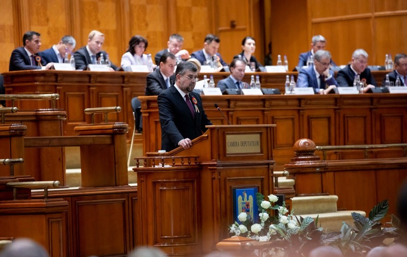 Moțiunea de cenzură “Guvernul PNL - de la pandemie la pande-mită generalizată”, citită în Parlament. “Ne îndreptăm spre sărăcie şi austeritate”