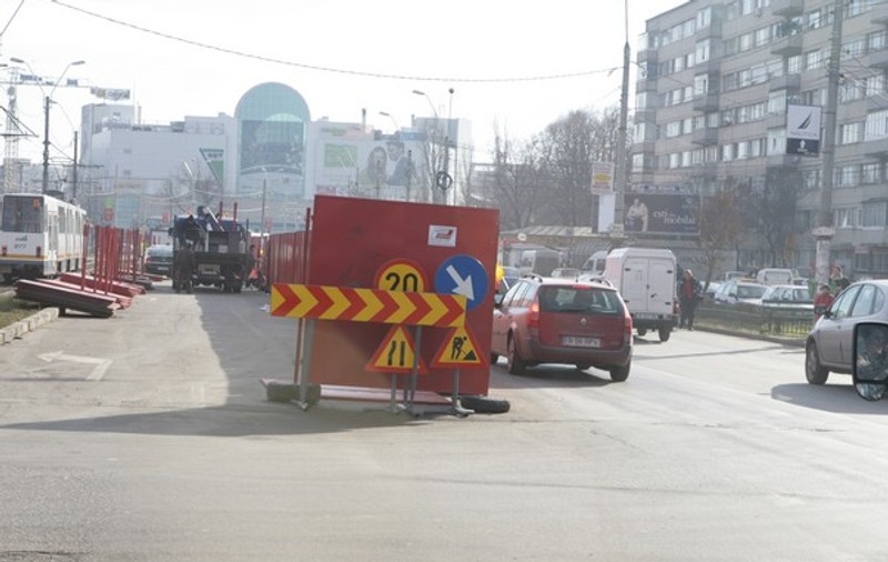 Primăria Capitalei a lăsat de izbelişte lucrările de la Eroii Revoluţiei 