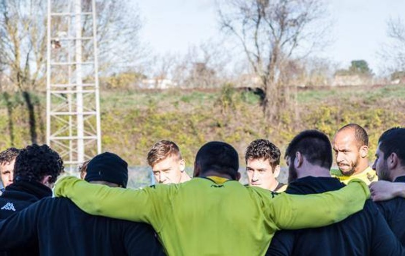 Un site porno, sponsor la echipa de rugby Carcassonne, din Franța, unde evoluează și doi români. Ce răspuns a dat federația