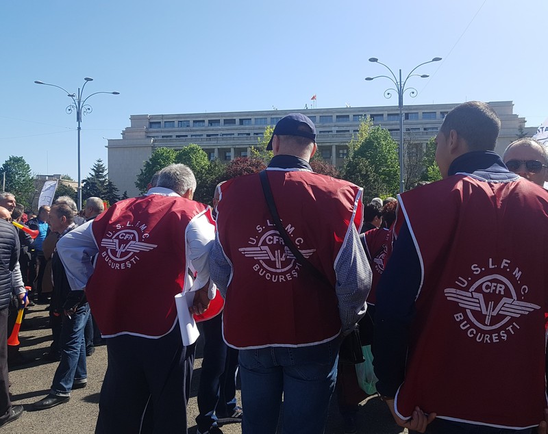 UPDATE. Protest al sindicatelor din căile ferate. 2.000 de ceferiști mărșăluiesc într-un miting, în București / FOTO&VIDEO