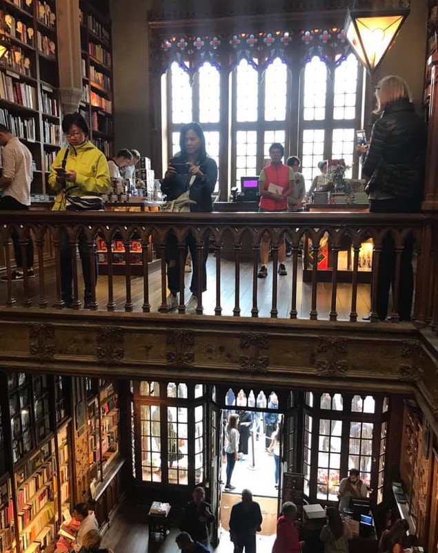 Harry Potter s-a născut la Porto! Am fost în mica librărie portugheză care a inspirat-o pe J.K. Rowling să scrie poveștile fantastice ale micilor vrăjitori