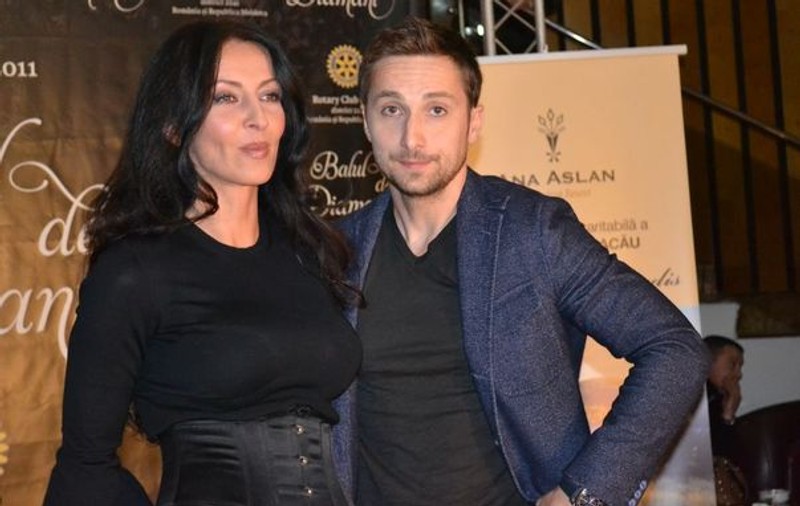 "Relația dintre Mihaela Rădulescu și Dani Oțil nu mai merge. E stinsă". Află cine spune asta!