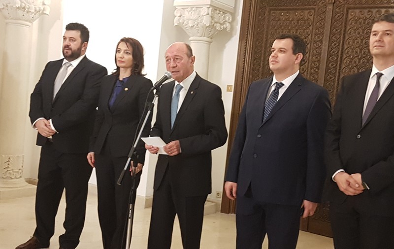 PMP propune două variante de premier: Siegfried Mureșan și Eugen Tomac