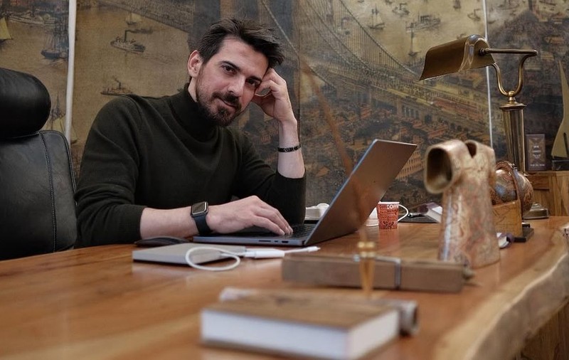 Ce salarii oferă Tuncay Ozturk. Fostul soț al Andreei Marin caută angajați pentru clinica lui