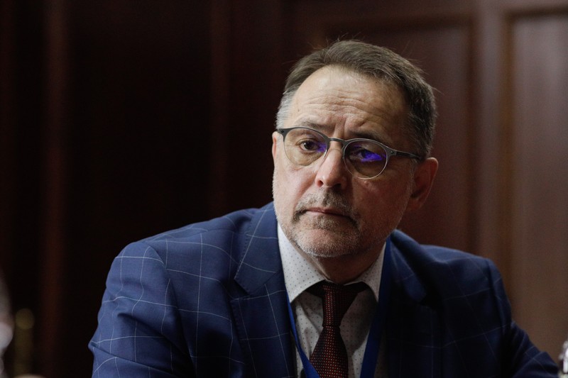 George Cristian Curcă, directorul general al Institutului Național de Medicină Legală, participă la evenimentul de lansare a raportului de cercetare cu privire la interacţiunea copilului victimă a abuzului sexual cu autorităţile implicate realizat la nivel naţional, organizat de Organizaţia Salvaţi Copiii, în București, marți 21 februarie 2023. Inquam Photos / George Călin