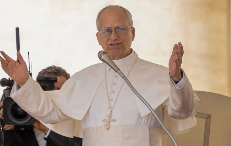 Papa Leon al XIV-lea a trecut cu bine peste intervenția chirurgicală suferită marți la spitalul Gemelli din Roma, pentru îndepărtarea unui nodul pulmonar.