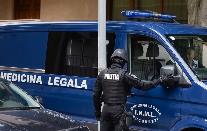 Un poliţist de 23 de ani a murit după ce a căzut de la etajul unui bloc din București