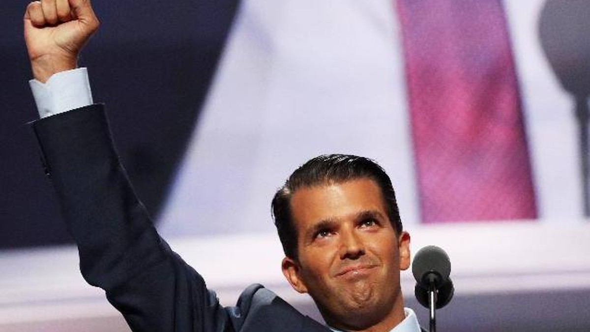 Donald Trump jr, vizită în Maramureș, la Cimitirul Vesel.