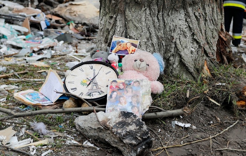 O fată de 14 ani din Bucha violată de cinci soldați ruși e însărcinată. Un băiețel de 11 ani abuzat și el, în fața mamei legate de scaun
