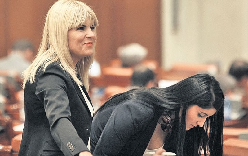 Deputații și-au bătut joc de DNA! Colegii au scăpat-o pe Elena Udrea de arestare printr-un vot care ridică multe semne de întrebare