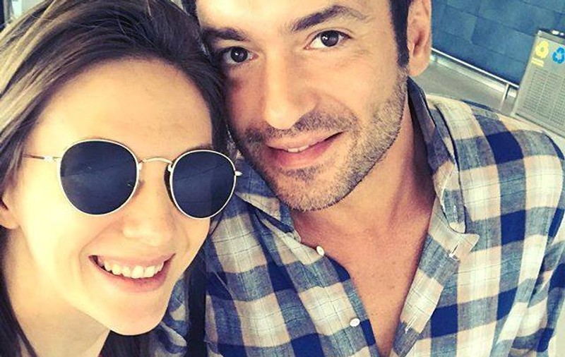 Adela Popescu și Radu Vâlcan se pregătesc de vacanță. „Părinții, cuscrii și copiii. Toată familia”