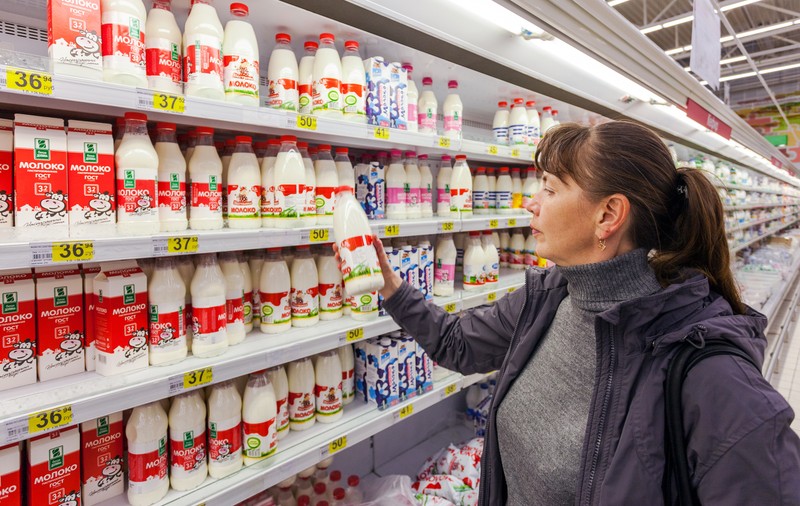 Amenzi uriașe pentru etichetele care induc în eroare consumatorul. Românii vor ști ce conțin alimentele cumpărate