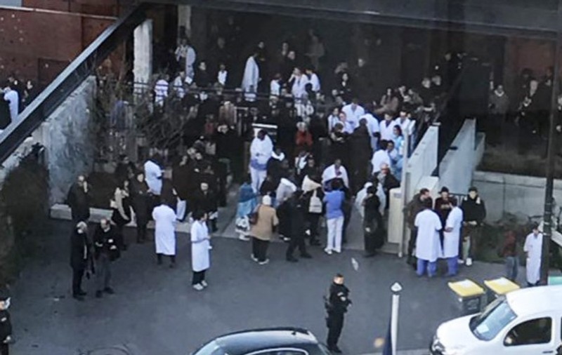 Alertă cu bombă în Paris! Unul dintre cele mai mari spitale din capitala Franței a fost evacuat