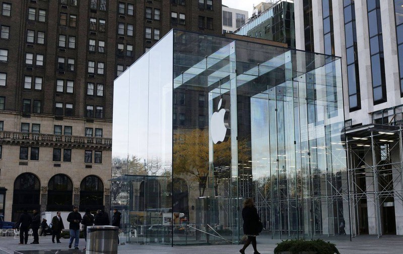 iPHONE 6 a fost SCOS la VÂNZARE. Primul australian care şi-a cumpărat telefonul A DAT CU EL DE PÂMÂNT | VIDEO