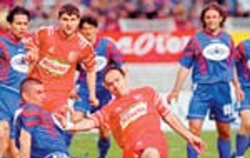 'Fotbalistii au nevoie de educatie'