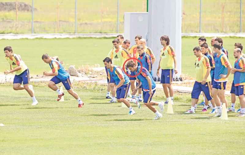 Ultimul start: dacă nu învingem vineri Bosnia, ne putem lua adio de la Euro 2012