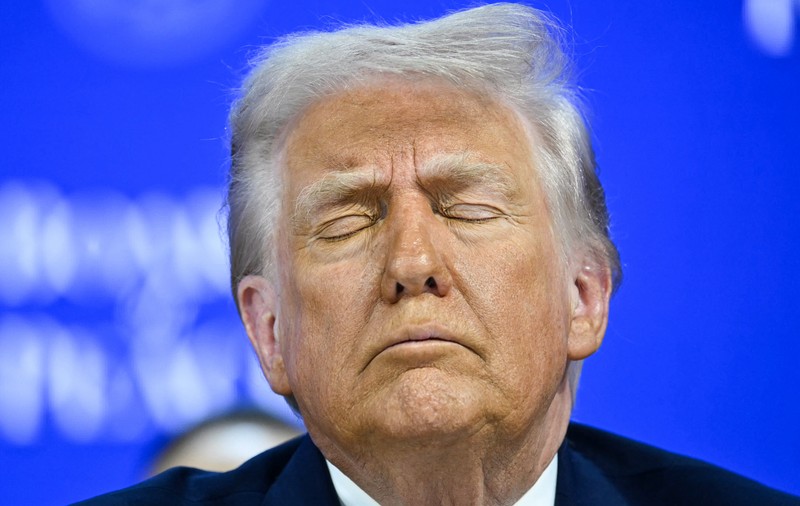 Donald Trump apare din nou cu o vânătaie uriașă pe mână și una la ochi: imaginile care ridică semne de întrebare