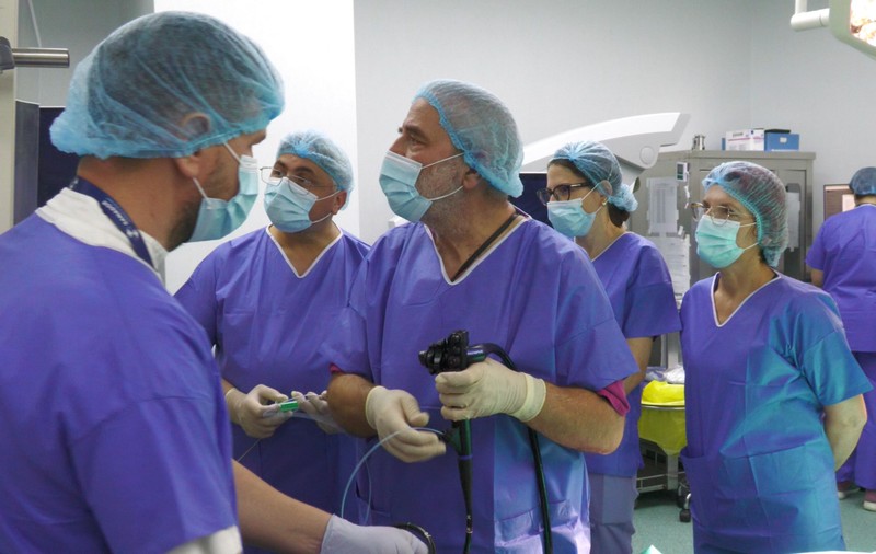 Tratament modern pentru un bărbat care avea dificultăți la înghițire 