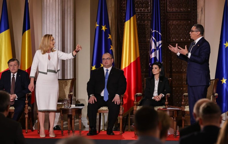 Crin Antonescu și Victor Ponta, atacați violent de Elena Lasconi, la dezbaterea electorală de la TVR: „Din cauza lor noi nu am intrat în Schengen atunci”