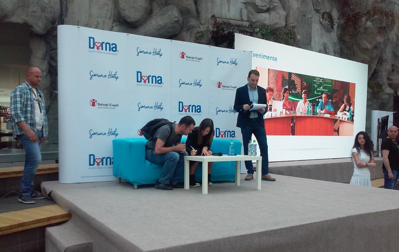 Halep și-a triat fanii care doreau autografe cu băieți cu ceafa lată și prin tragere la sorți. ”Simo” e pregătită de Fed Cup!