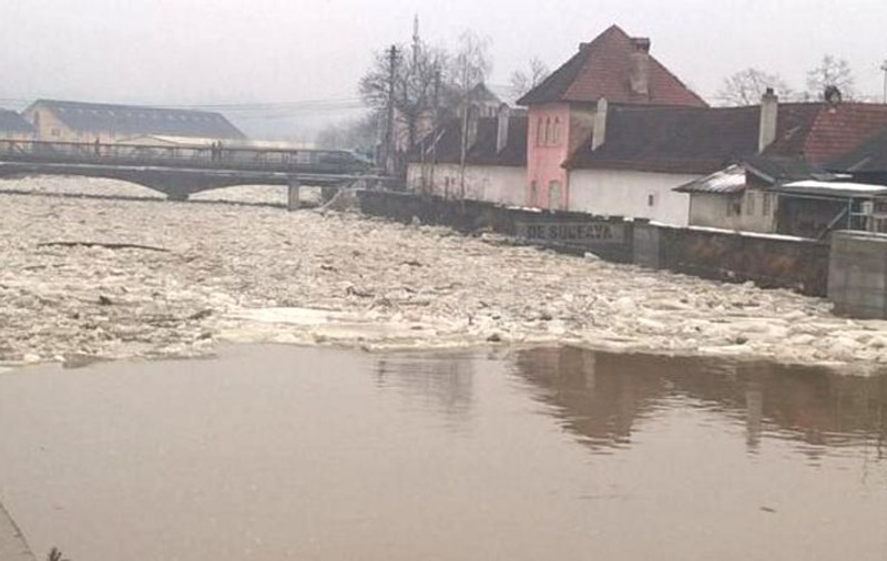Cod galben de inundaţii în 14 judeţe, până duminică la ora 10