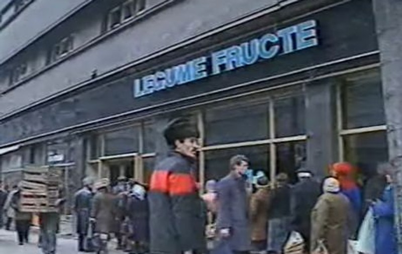 La câte calorii era stabilită porția de alimente a românilor pe vremea lui Ceaușescu. Uite ce mâncau