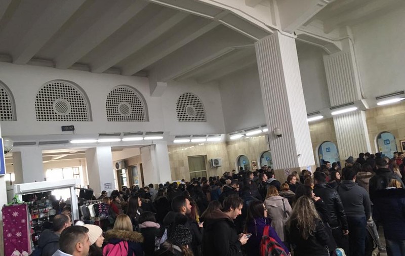 Ministrul Transporturilor i-a demis pe directorul Regionalei Căi Ferate Bucureşti şi pe şeful Gării de Nord din Capitală