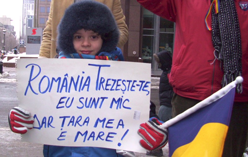 ÎNDUIOȘĂTOR! Un puști român din Canada, la protestul de la Montreal: ”România, trezeşte-te! Eu sunt mic, dar ţara mea e mare!"