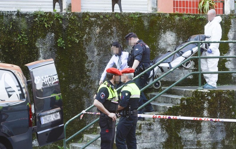 O adolescentă română a fost ucisă în Spania chiar de tatăl său. Bărbatul care își agresase și partenera și-a luat apoi viața