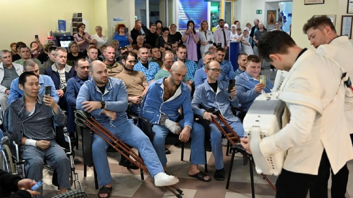 Soldați răniți în timpul unui concert la Centrul Medical Districtul Sud al Agenției Federale Medicale și Biologice din Rostov-pe-Don, Rusia, 19 februarie 2024.