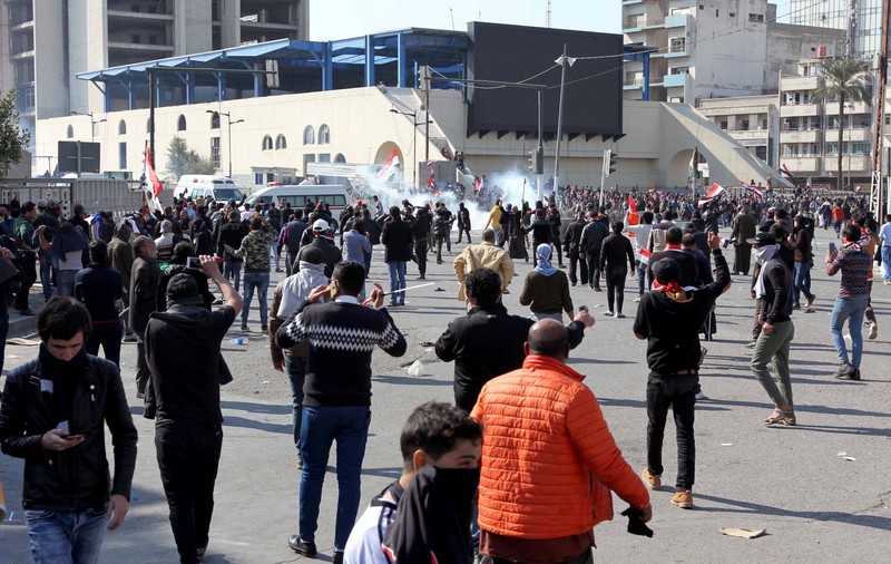 Proteste antiguvernamentale sângeroase la Bagdad. Cel puțin cinci morți și 300 de răniți | FOTO