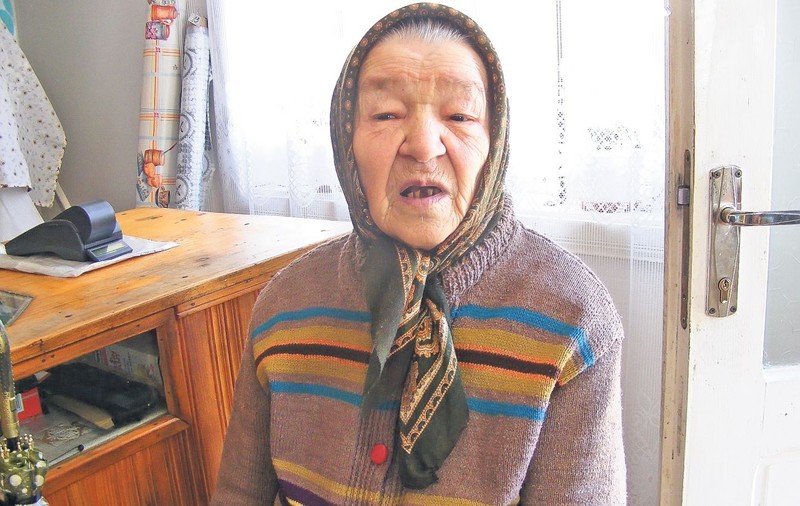 «Sper să nu ajungem, maică, să ne ascundem iar în păduri» | Aflaţi la un pas de Ucraina, unde situaţia rămâne tensionată, localnicii din zona Dornei şi-au pus mâinile în cap când s-au trezit şi cu militarii americani pe uliţe