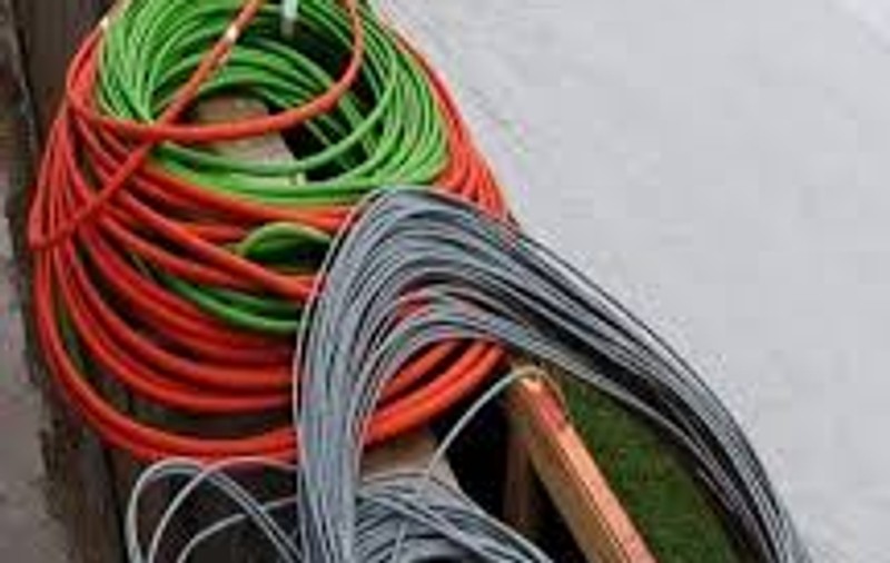 Peste 50 de români arestați în Spania pentru furt de cabluri de cupru