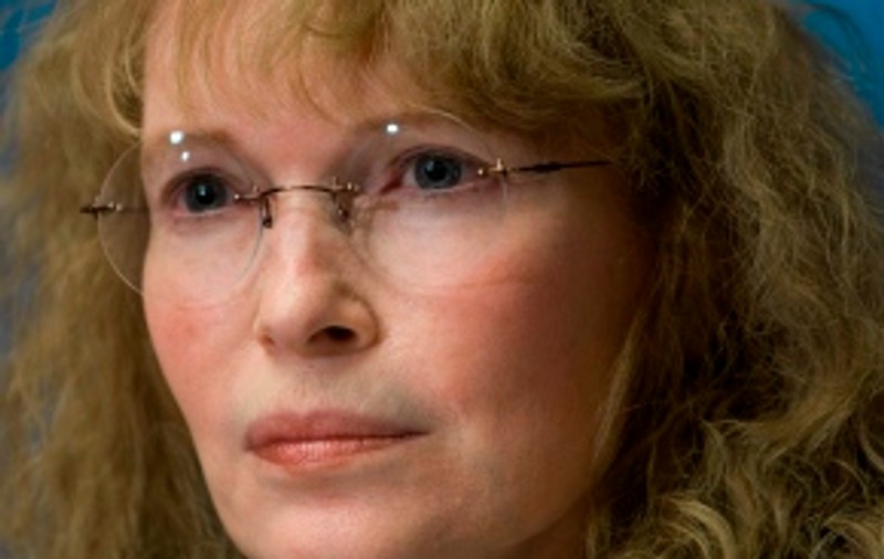Mia Farrow intră în greva foamei