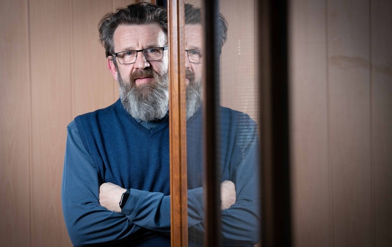 Ce se întâmplă cu actorul Adrian Titieni după divorț. “Încerc să cern sentimentul dragostei”