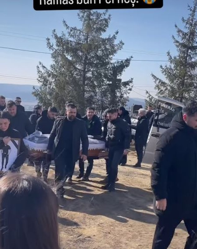 Imagini de la înmormântarea lui Andrei Perneș. Cine a venit să-l conducă pe ultimul drum VIDEO