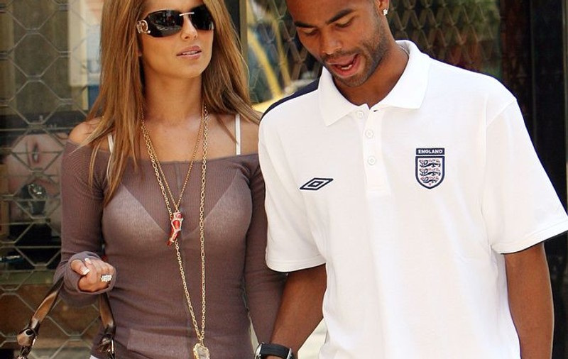 Ashley Cole, amendat cu 200.000 de lire sterline pentru că şi-a înşelat nevasta