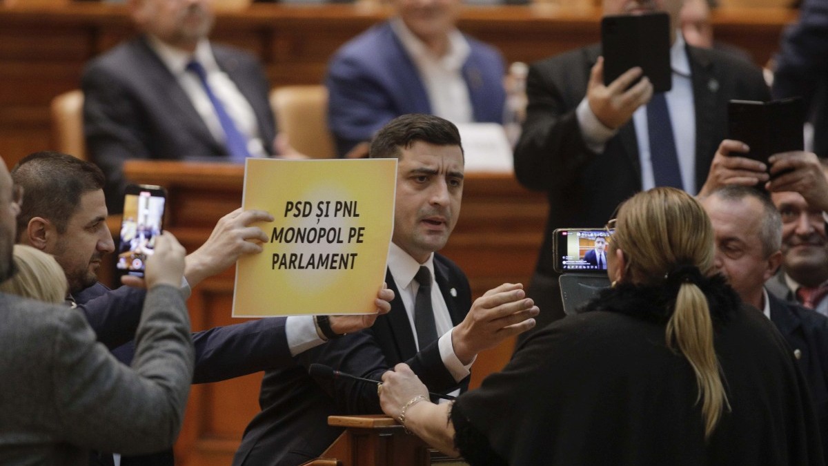 Sedinta plenului reunit al Camerei Deputatilor si Senatului pentru dezbaterea bugetului Romaniei pe anul 2023, in Bucuresti, 19 decembrie 2023. Foto: Inquam Photos / George Calin