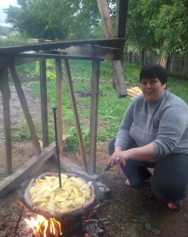 Femei criminale în serie din România (V). Ucigaşele de copii: Crina Geantă, femeia  care omora doar ca să-i lase pe părinți cu „mâna la inimă”, şi Lina Crăciun, mama care ascundea bebeluşii sufocați în podul blocului