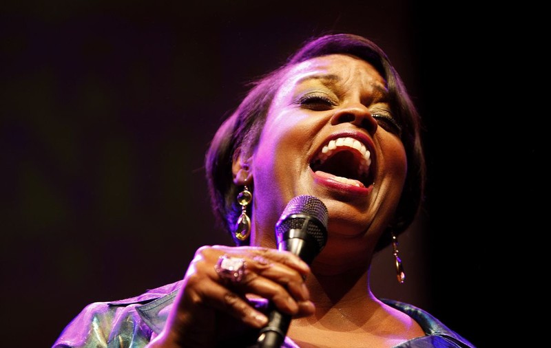 Cântăreaţa de jazz Dianne Reeves revine la Bucureşti
