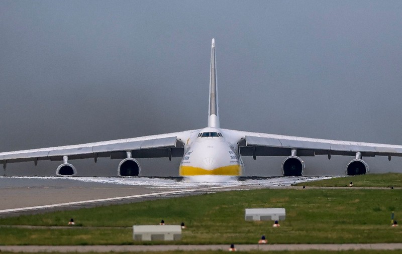 Zborul secret care i-a enervat pe bloggerii de război ruși. Avionul uriaș ucrainean trimis în Germania fără ca Rusia să observe