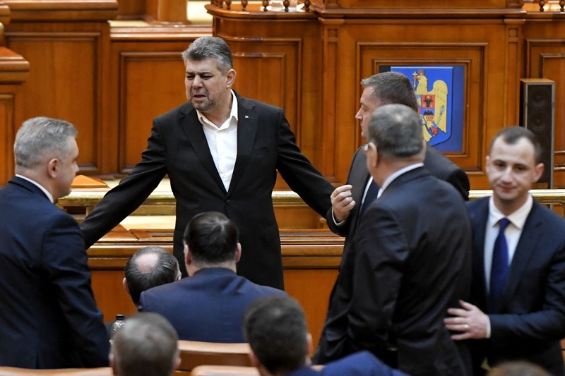Președintele PSD, Marcel Ciolacu, are nevoie de prezența tuturor colegilor la vot. Foto: Hepta
