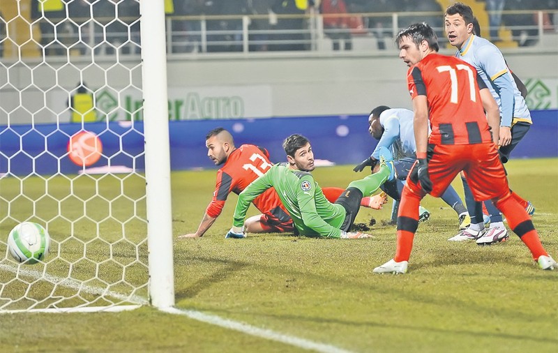 Viitor de aur | Varela are grijă de copii şi şi-a deschis o şcoală de fotbal în Capul Verde