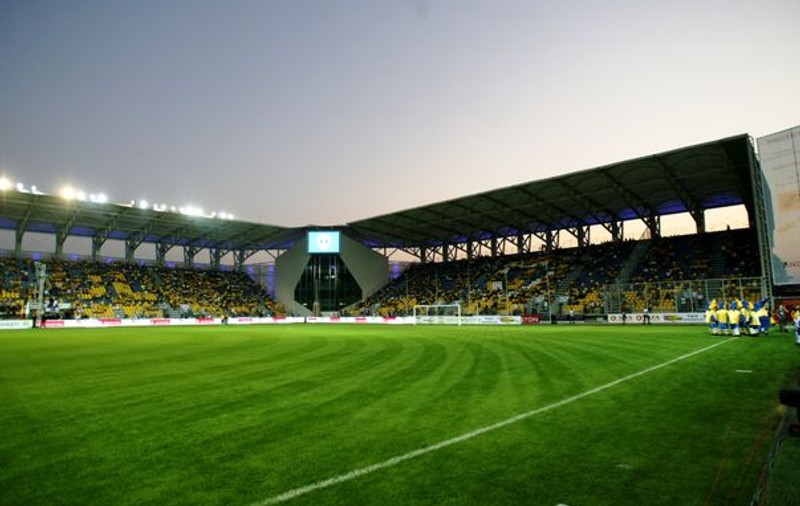 Foto | „Lupii galbeni”, vânaţi de prietenii lui Hagi, scor 4-3