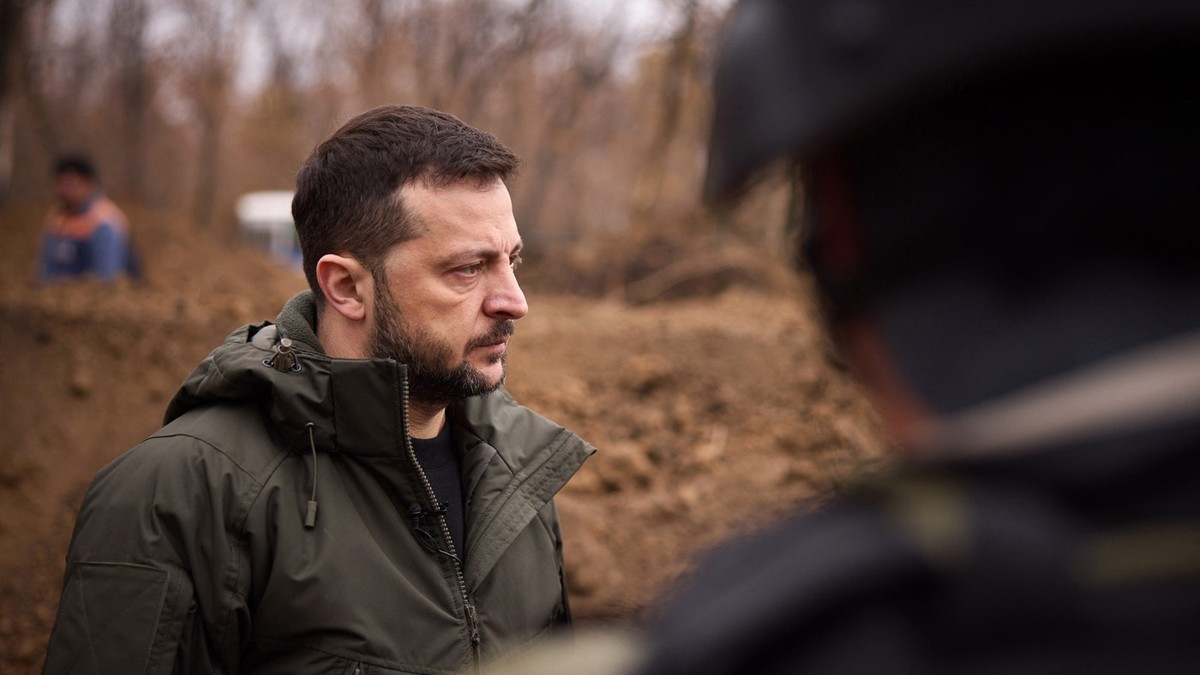 Volodimir Zelenski în sectorul de luptă Pokrovsk, alături de soldații ucraineni. Liderul de la Kiev încearcă să-i îmbărbăteze