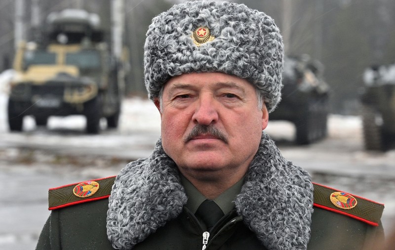 EXCLUSIV. Un jurnalist din Belarus explică ce se întâmplă la Minsk: „Lukașenko nu va trimite armata în Ucraina. Partizanii noștri au demontat calea ferată ca să oprească ofensiva rusă”