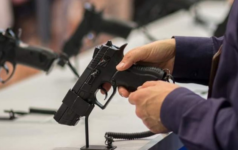 Un bărbat a fost împușcat în picior la fabrica de arme din Cugir. Incidentul a avut loc în poligonul de încercare